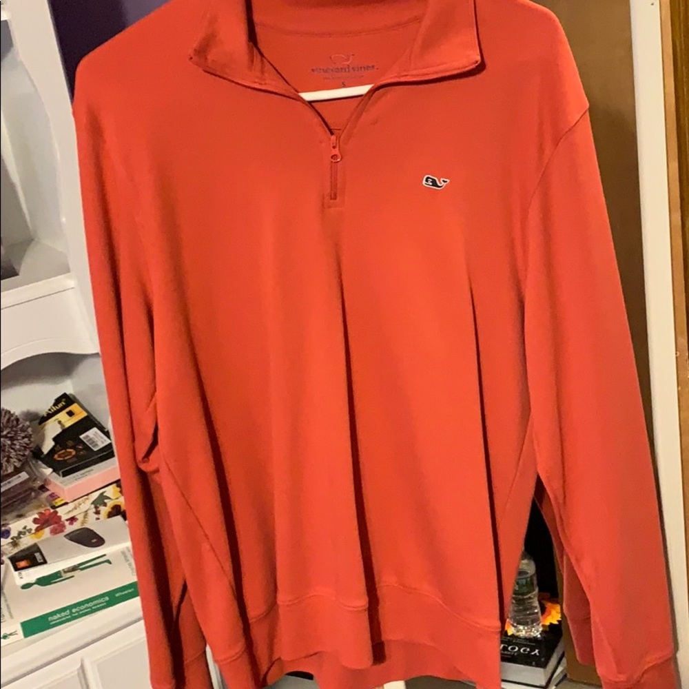 Vineyard vines 1/3 up